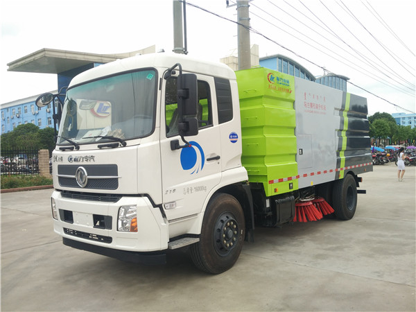 東風天錦大型掃路車